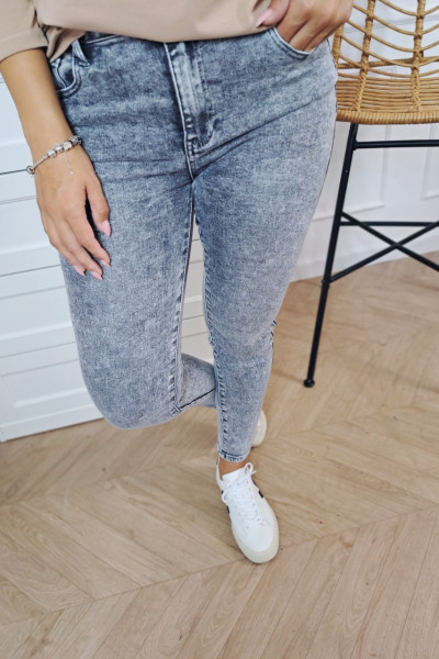 Jeansy elastyczne ze średnim stanem 3