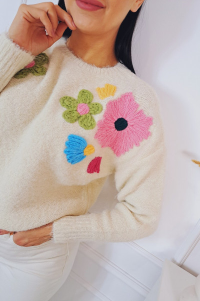 Sweter haftowane kwiaty 3