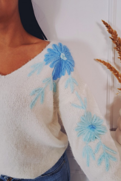 Sweter kwiaty haft