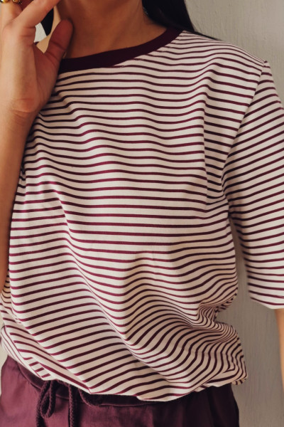 T-shirt w paski bordo 2