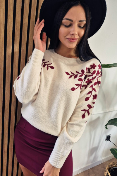 Sweter ecru z kwiatuszkami haft