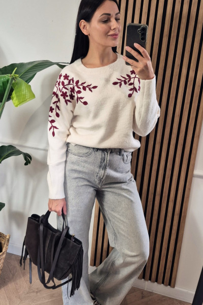 Sweter ecru z kwiatuszkami haft 4